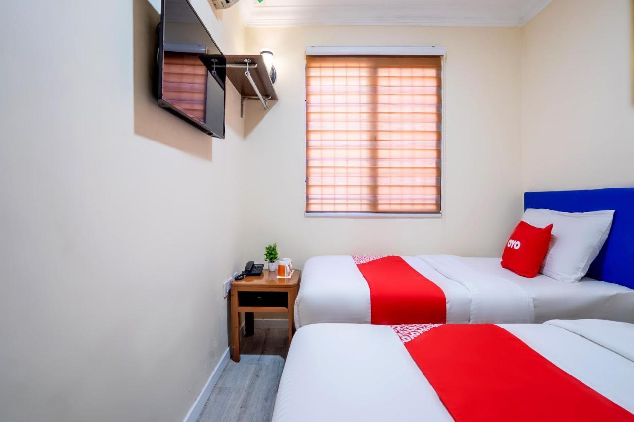 Hentian Hotel Каджанг Экстерьер фото