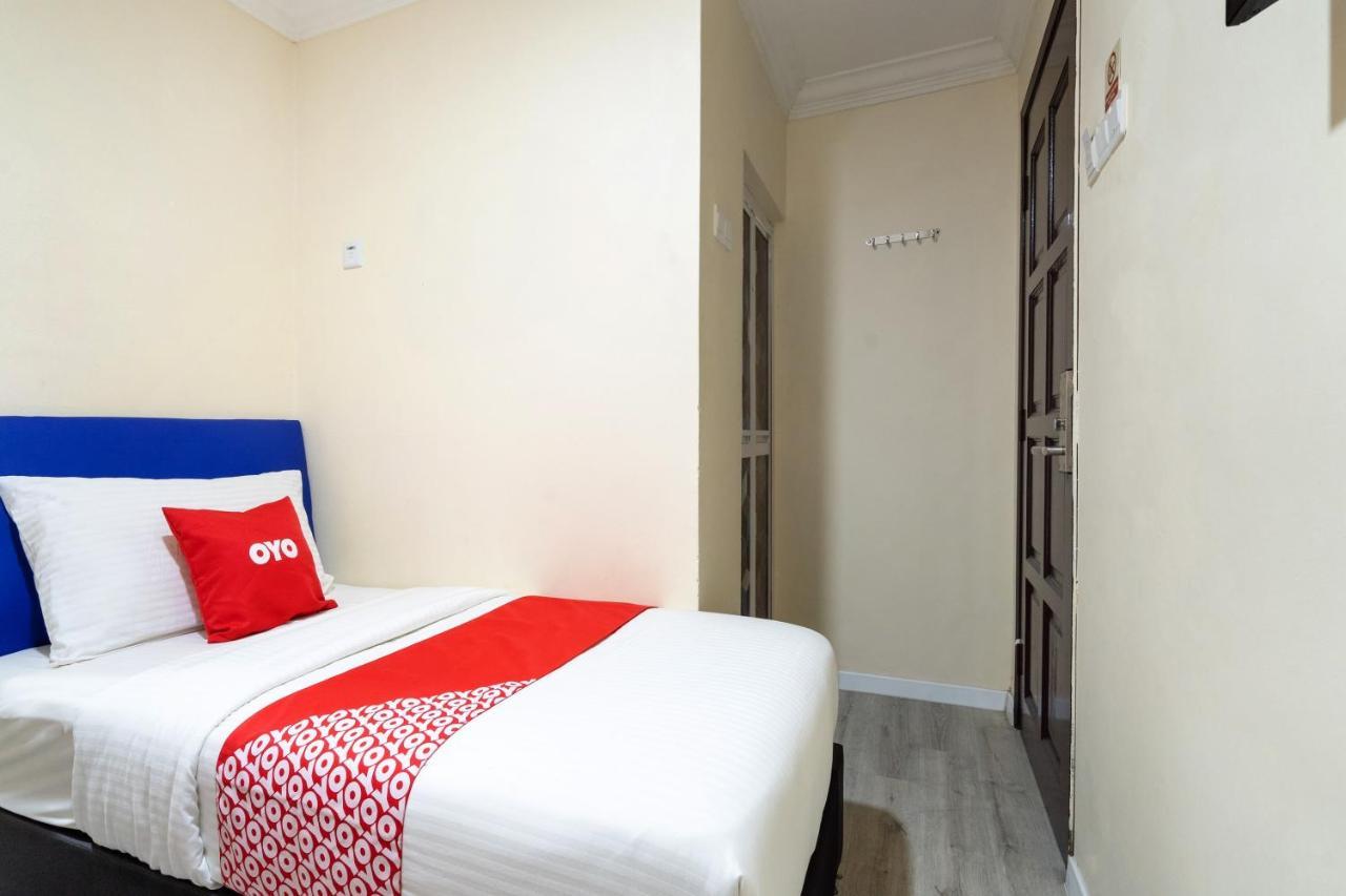 Hentian Hotel Каджанг Экстерьер фото
