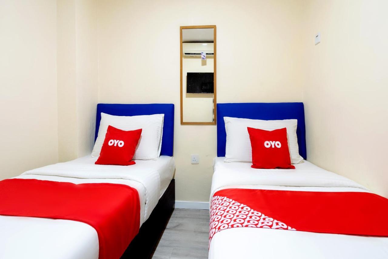 Hentian Hotel Каджанг Экстерьер фото