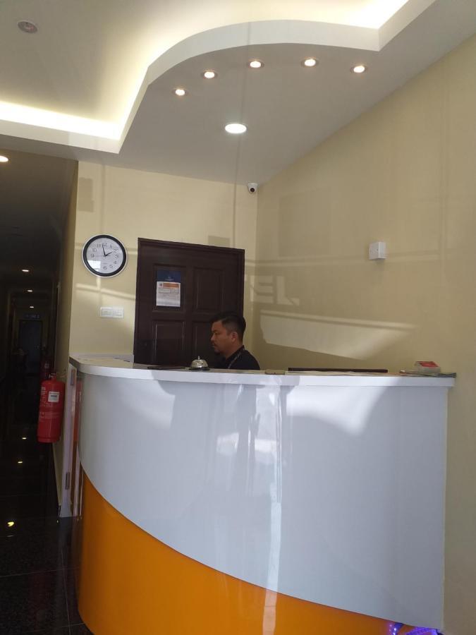 Hentian Hotel Каджанг Экстерьер фото